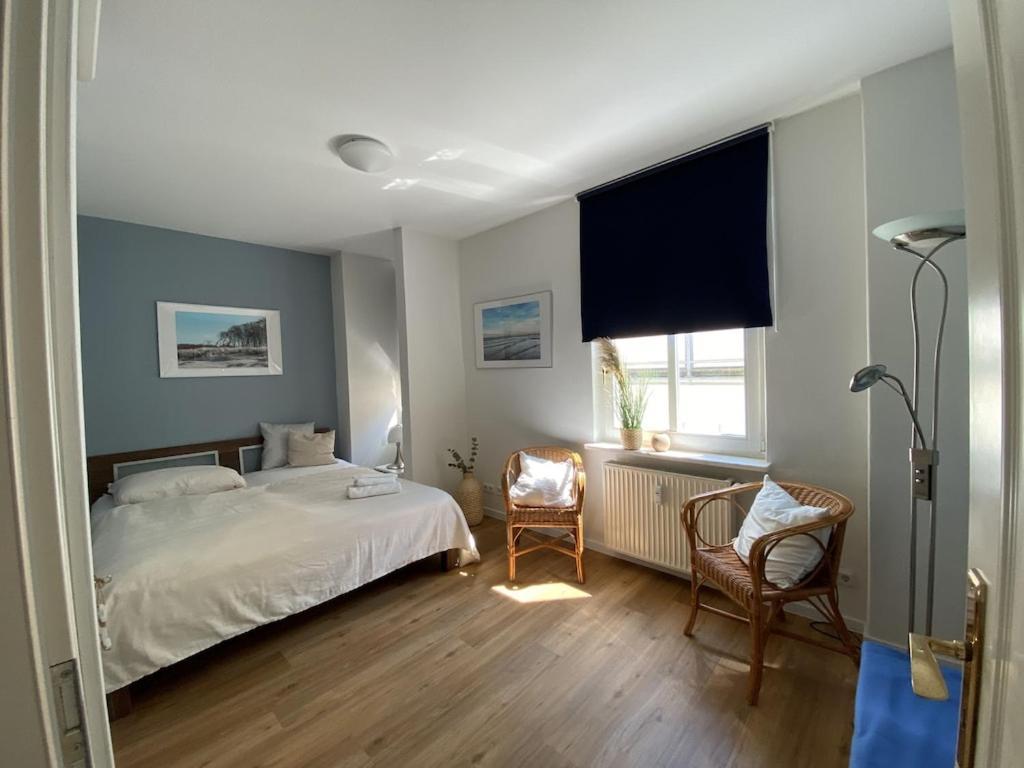Villa Seeblick Warnemuende - Fewo Mit Meerblick Und Balkon Direkt Am Strand Fuer 2-4 Pers Росток Екстериор снимка